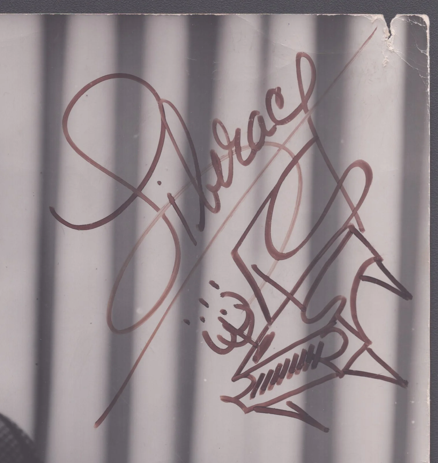 Liberace — LIBERACE - INSCRIBED PHOTOGRAPH SIGNED, image 2