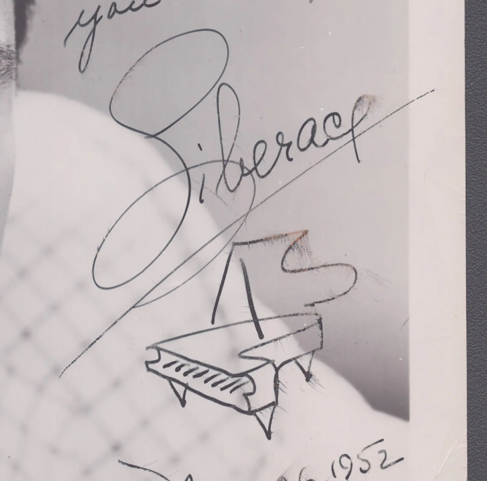 Liberace — LIBERACE - AUTOGRAPHED INSCRIBED PHOTOGRAPH 11/26/1952, изображение 2