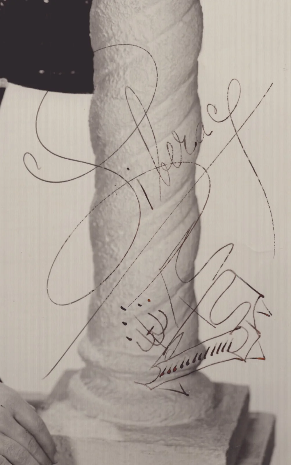 Liberace — LIBERACE - AUTOGRAPHED INSCRIBED PHOTOGRAPH, image 2