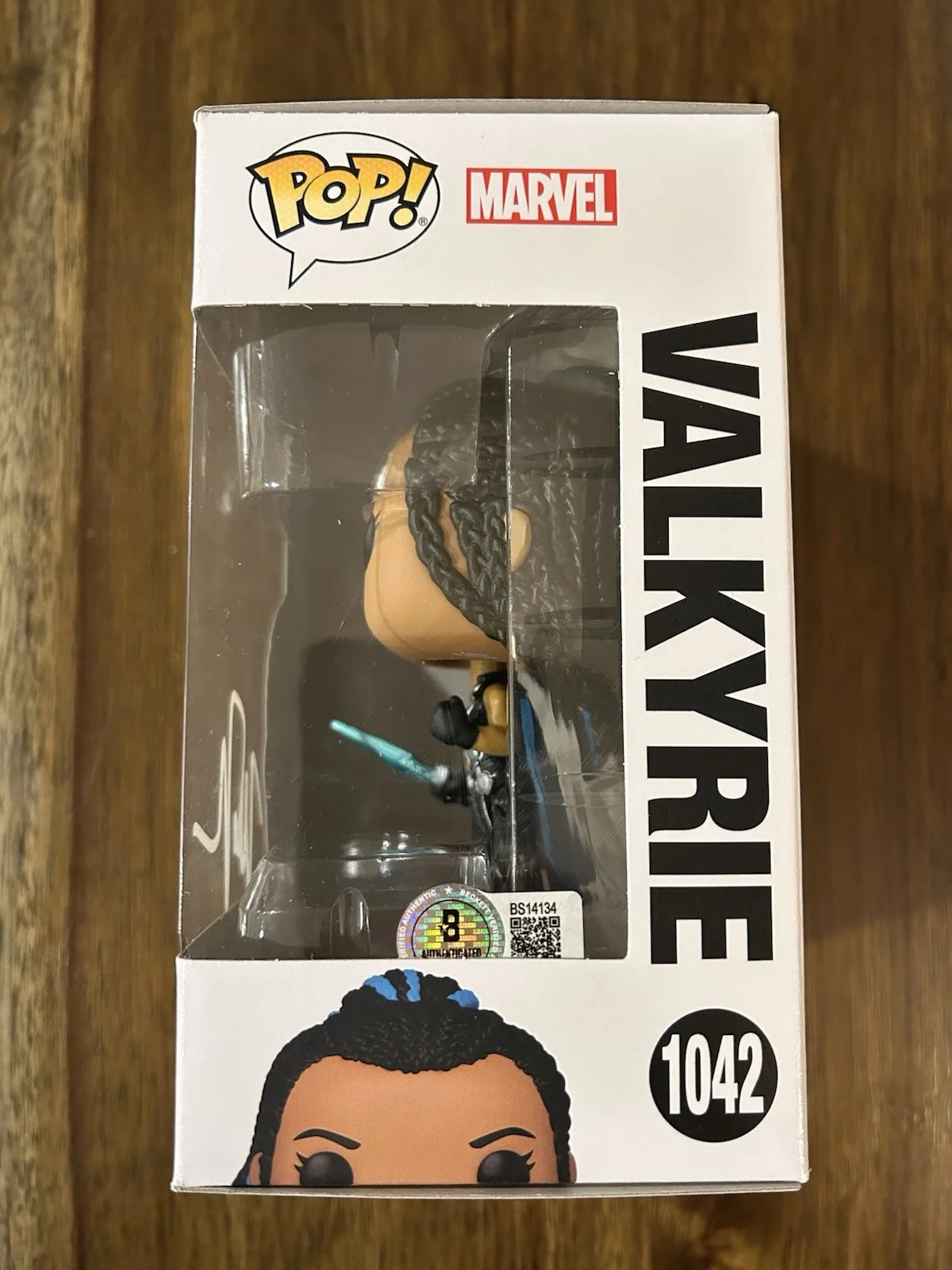 Tessa Thompson — Tessa Thompson ‘Thor: Love And Thunder’ Signed ‘Valkyrie’ Funko Pop Beckett, изображение 2