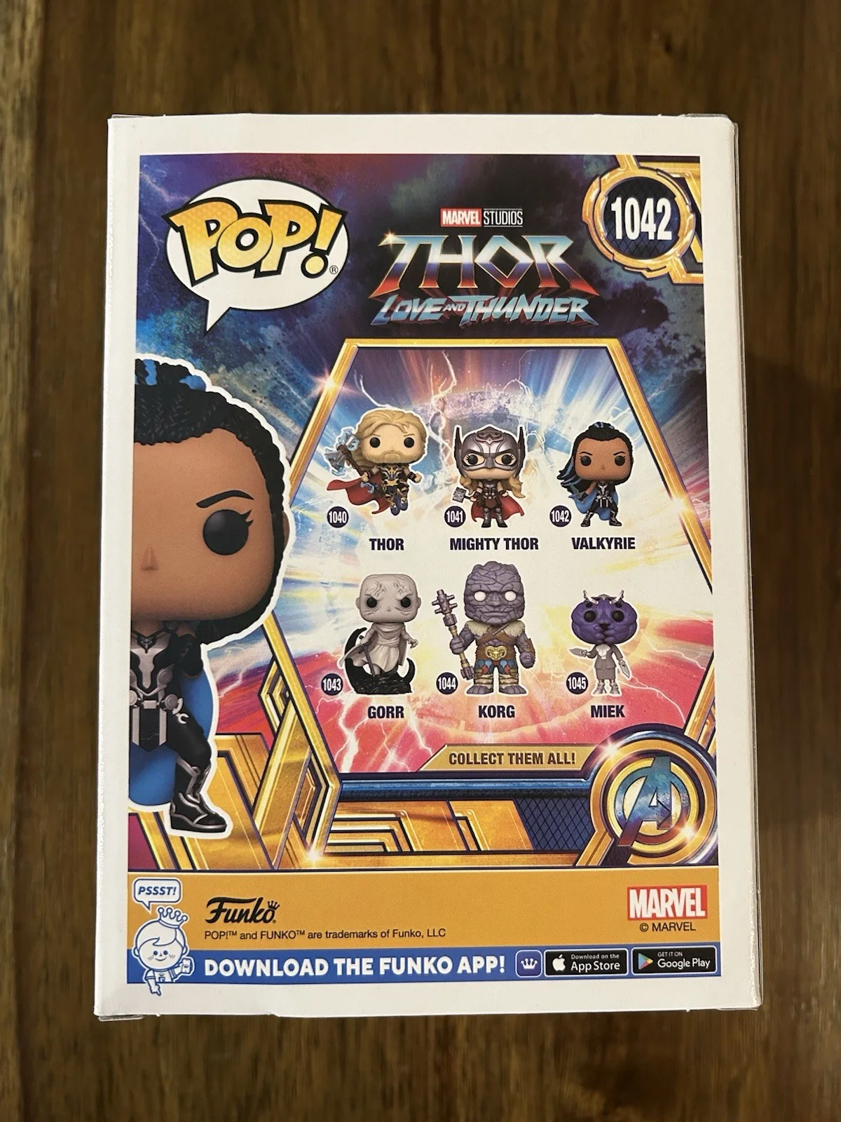 Tessa Thompson — Tessa Thompson ‘Thor: Love And Thunder’ Signed ‘Valkyrie’ Funko Pop Beckett, изображение 3