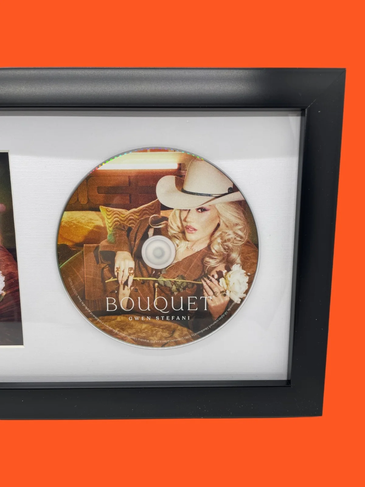 Gwen Stefani Signed Bouquet Framed CD Autograph, image 2