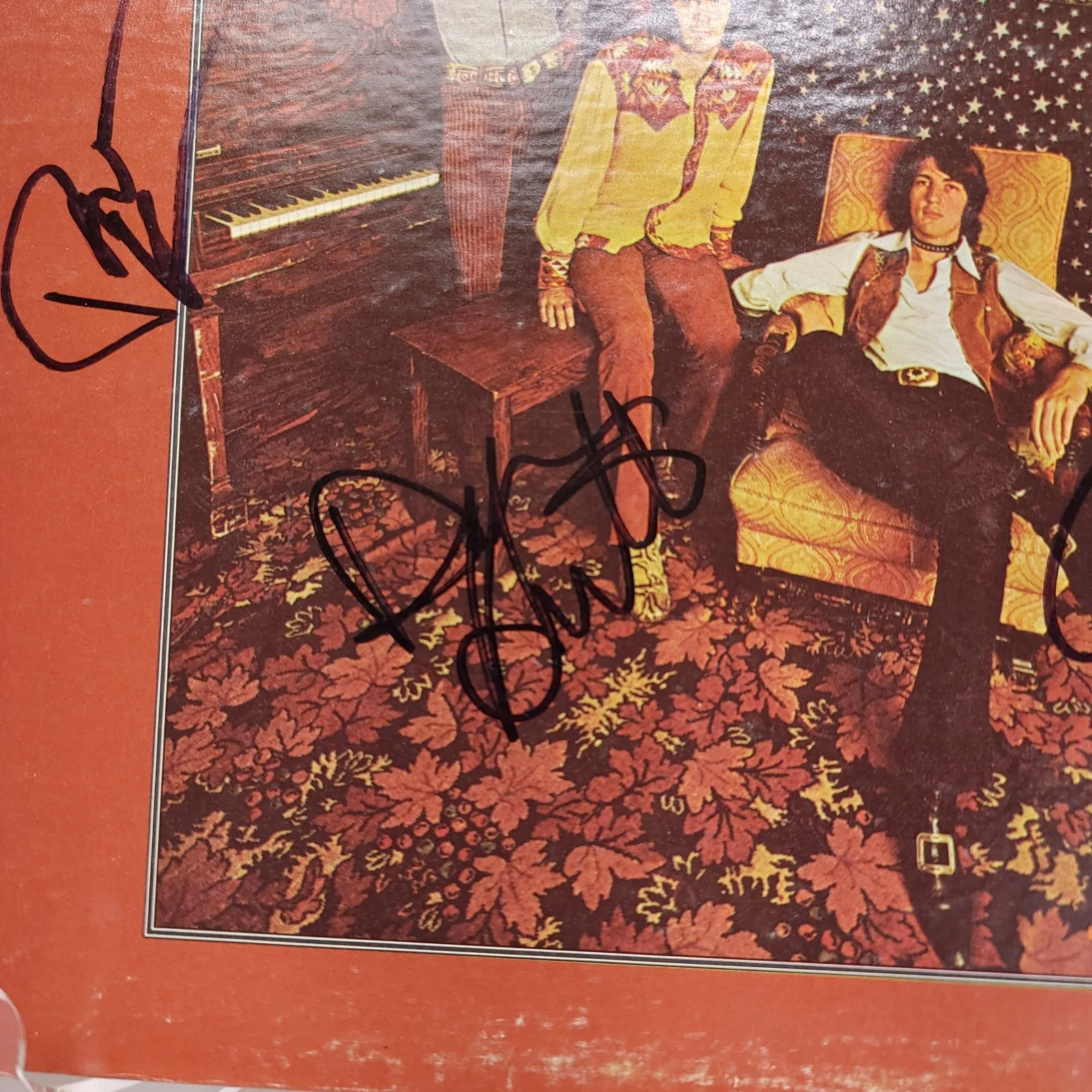 THREE DOG NIGHT Signed Album Vinyl Record "It Ain’t Easy" Band Autograph, изображение 3
