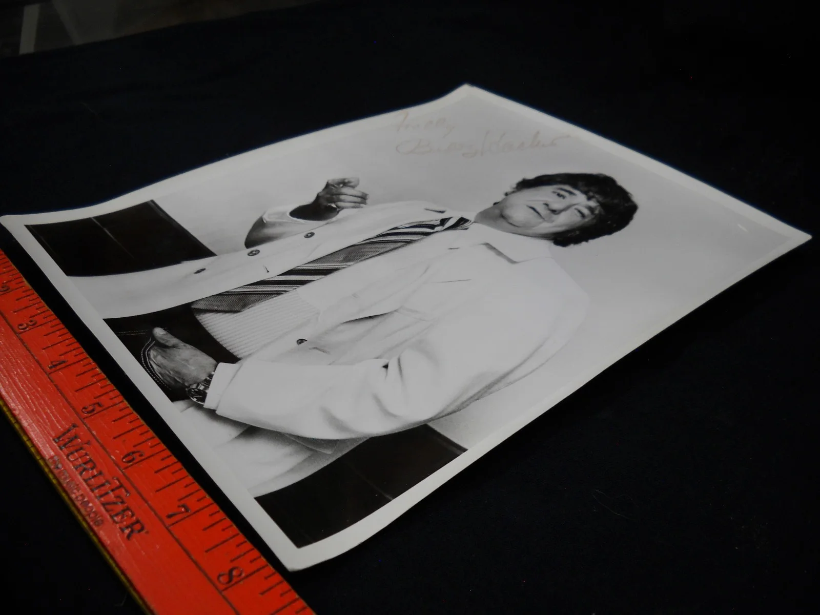 Buddy Hackett — 8x10 Glossy Publicity Photo Signed by Buddy Hackett light creasing bumped corner, изображение 5