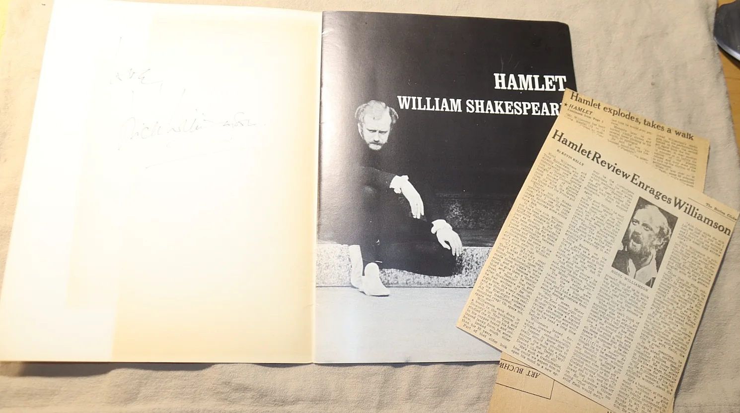 Nicol Williamson — SIGNED Nicol Williamson HAMLET PROGRAM Theatre Production 1969 Boston Reviews, image 2