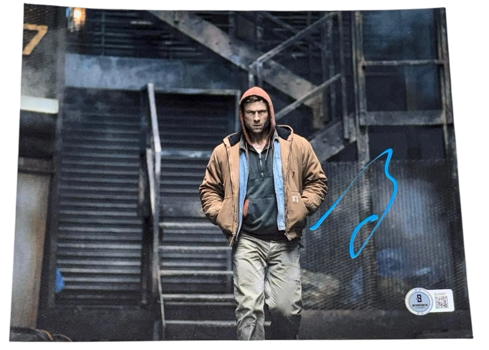 Glen Powell — Glen Powell Signed Autograph 8x10 Photo Authentic The Running Man Beckett BAS