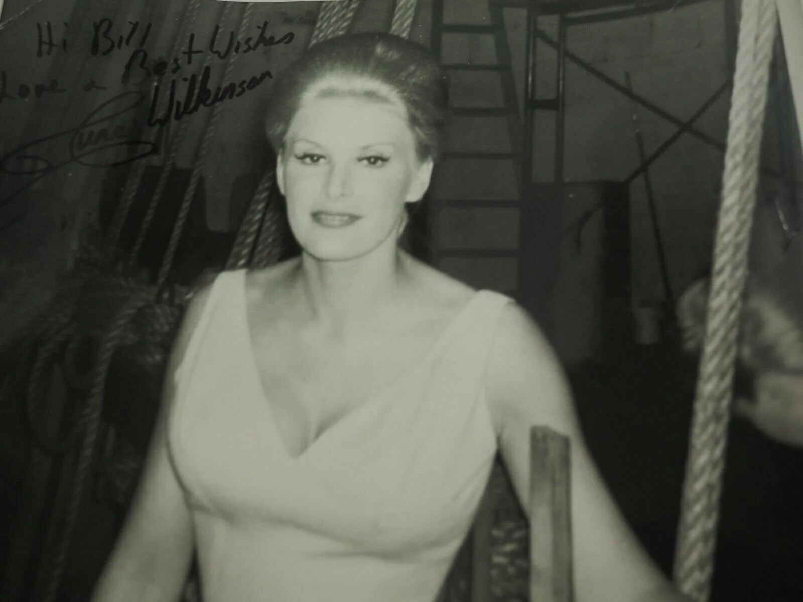 June Wilkinson — June Wilkinson Autographed To Bill Reynolds Bodyguard B&W 8 x 10" Photo, изображение 3
