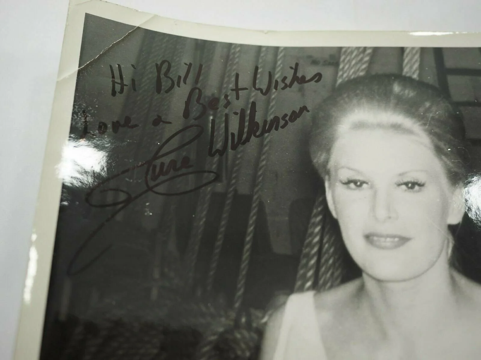 June Wilkinson — June Wilkinson Autographed To Bill Reynolds Bodyguard B&W 8 x 10" Photo, изображение 4