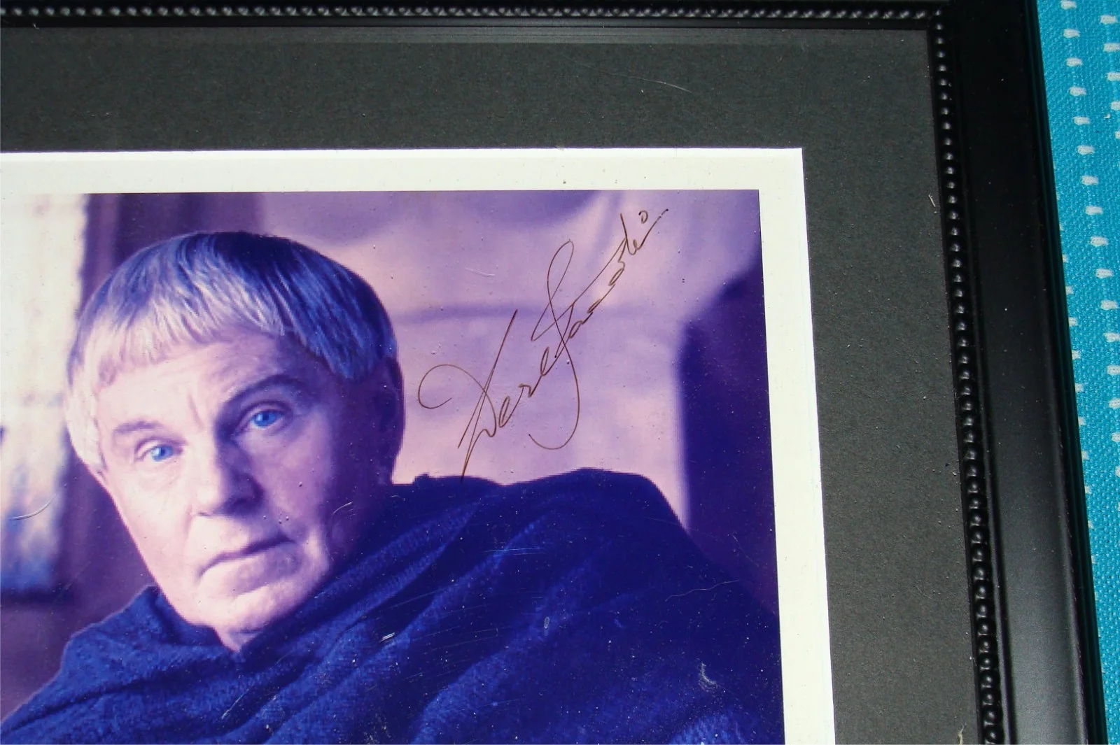 Derek Jacobi — Derek Jacobi Cadfael Sleuthing Monk 9½”x7” Color Signed Photo 11”x13¼” Framed, image 2