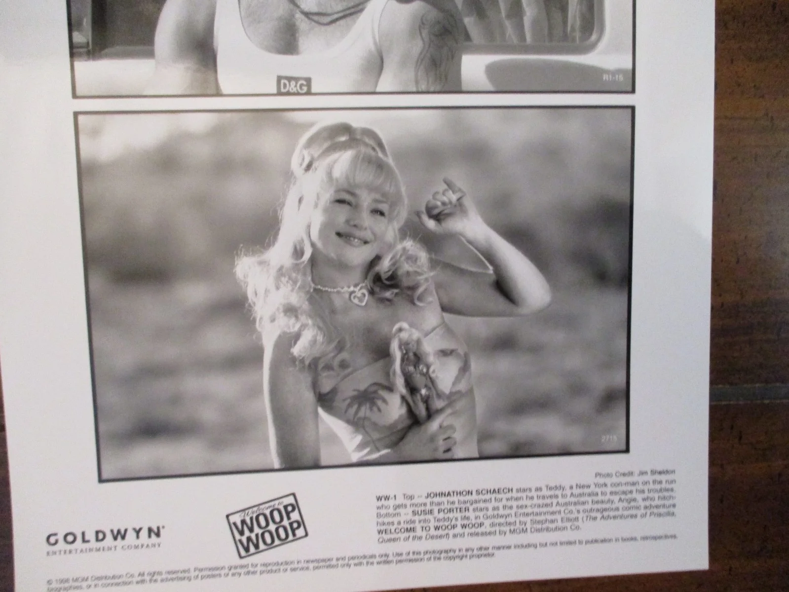 Susie Porter/Johnathon Schaech(WELCOME TO WOOP WOOP)1998 8 x 10 B &W Press Photo, изображение 2