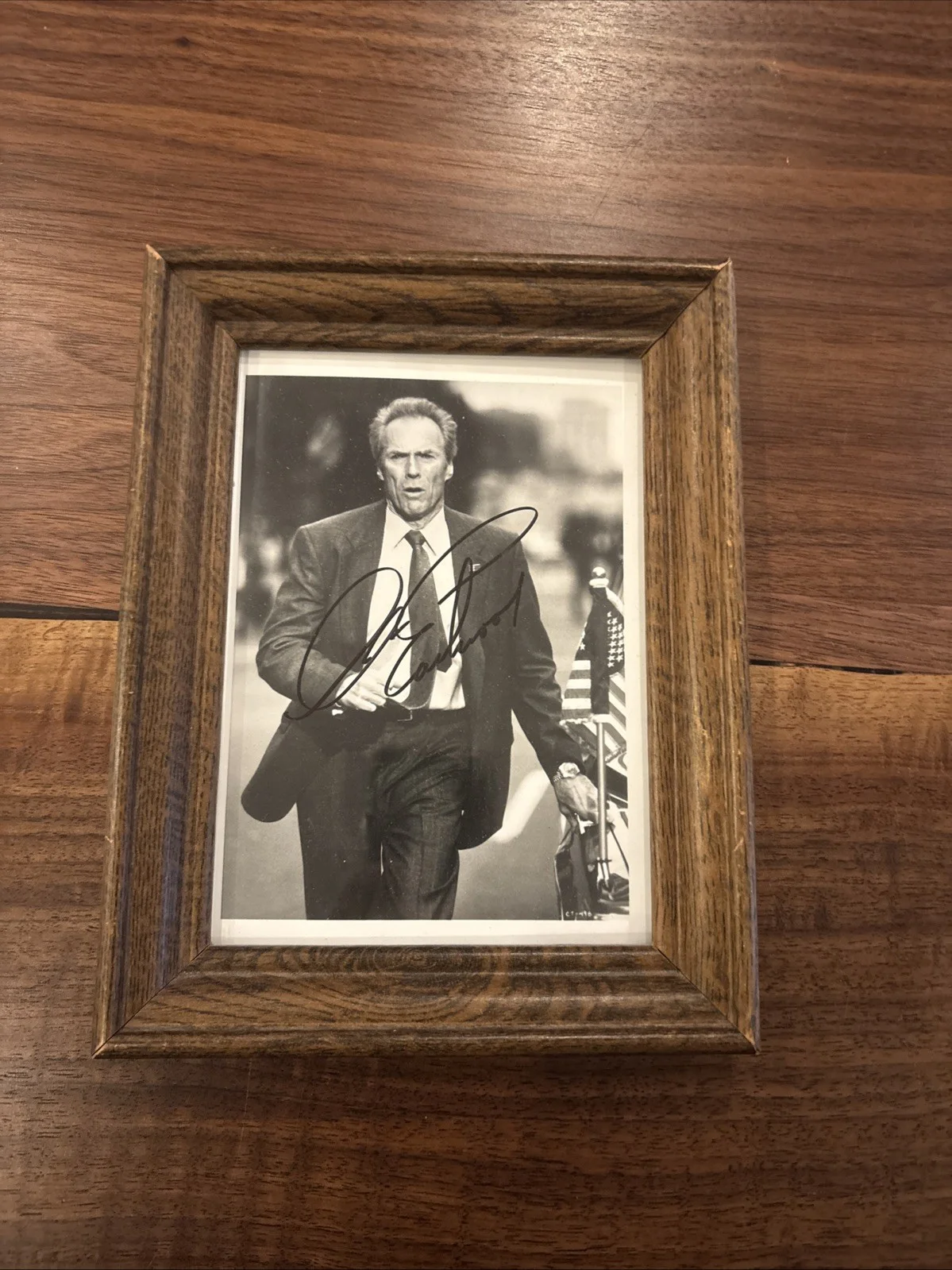 Clint Eastwood — Clint Eastwood Autographed Picture From The Film Line Of Fire 1993 5” X 7”, изображение 4