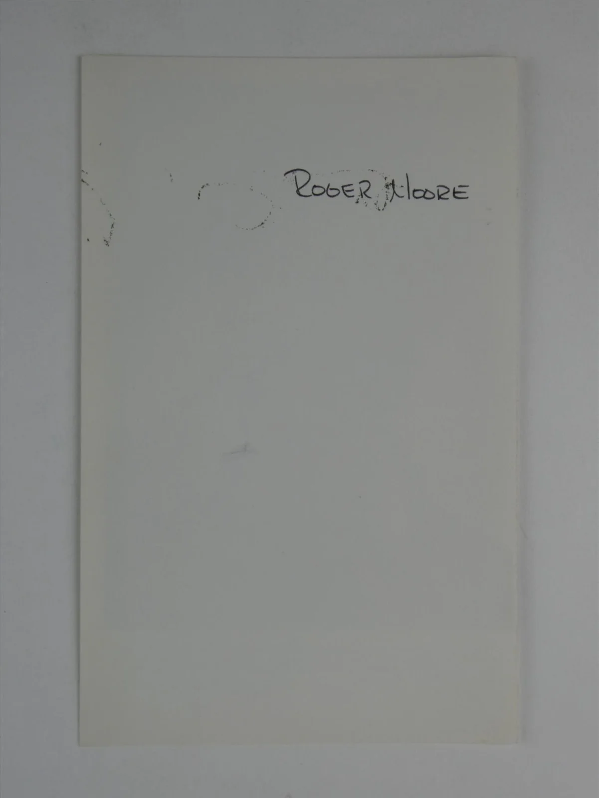 Roger Moore — Roger Moore Signed 5x8 Promo Photo Lifestyles Of The Rich And Famous JSA COA, изображение 4