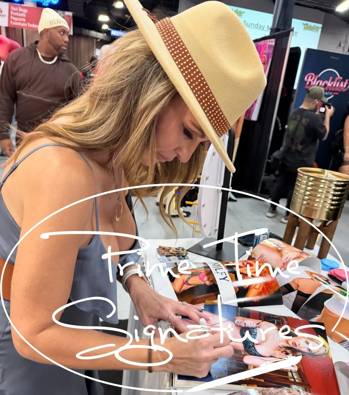 Gigi Dior — Hot Sexy Gigi Dior Signed 8x10 Photo Adult Star Autograph Beckett Hologram, изображение 2