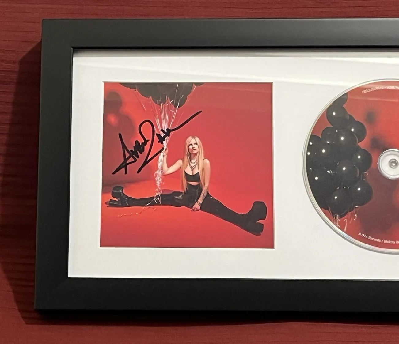 AVRIL LAVIGNE SIGNED & FRAMED LOVE SUX CD DISPLAY AUTOGRAPH COA UNDER MY SKIN C, image 3
