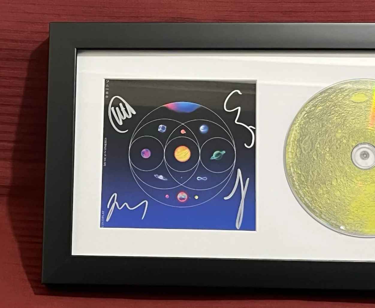 COLDPLAY BAND SIGNED & FRAMED MUSIC OF SPHERES CD DISPLAY AUTO COA MARTIN +3 A, изображение 3