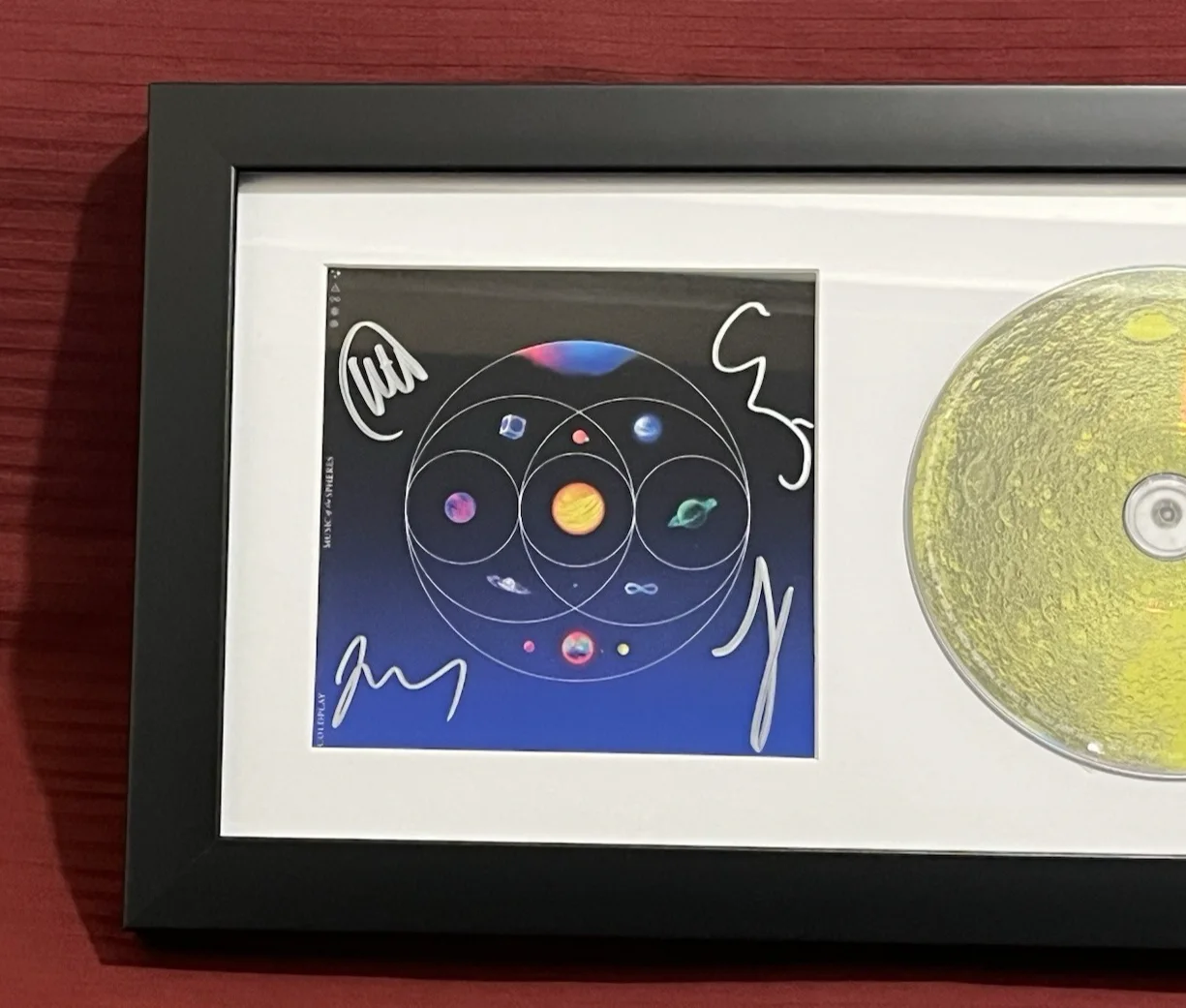 COLDPLAY BAND SIGNED & FRAMED MUSIC OF SPHERES CD DISPLAY AUTO COA MARTIN +3 A, изображение 5
