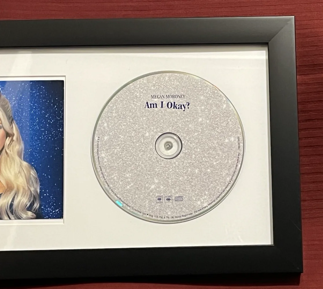 MEGAN MORONEY SIGNED & FRAMED AM I OKAY CD DISPLAY LUCKY CLOUD 9 AUTOGRAPH COA B, изображение 4