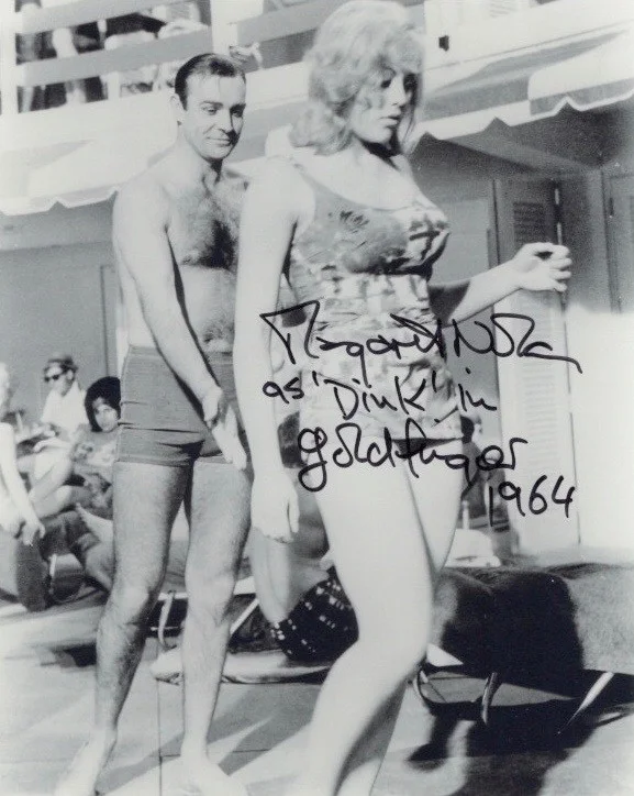 MARGARET NOLAN — MARGARET NOLAN IN PERSON SIGNED PHOTO FROM THE 1964 JAMES BOND FILM GOLDFINGER