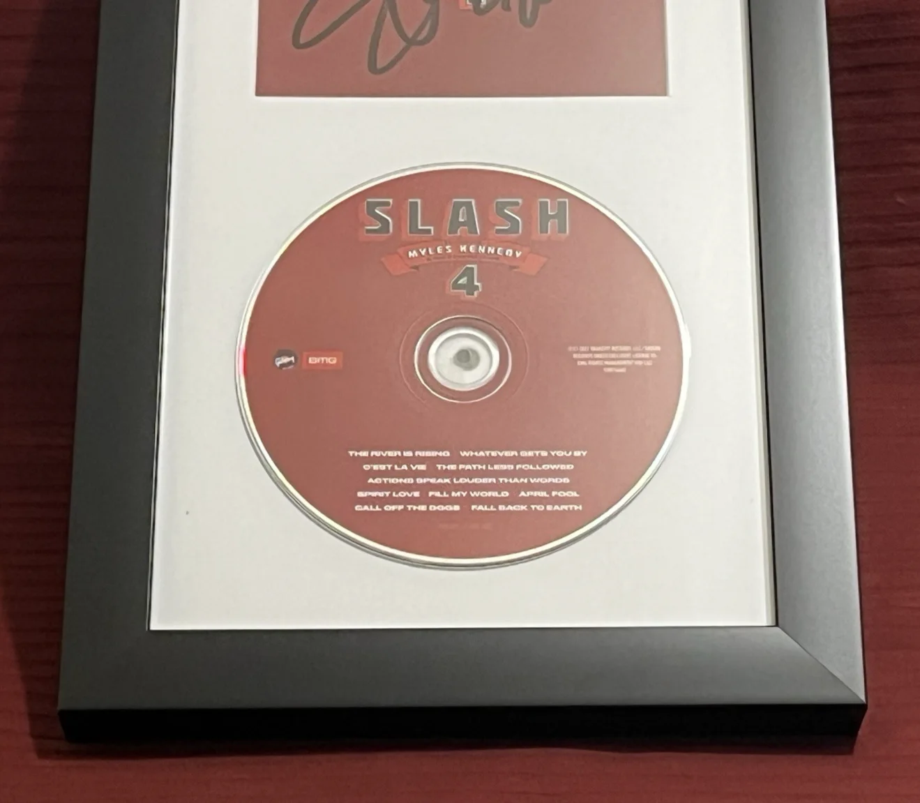 SLASH SIGNED & FRAMED 4 FEAT MYLES KENNEDY CD DISPLAY AUTO COA GUNS N ROSES B, изображение 5