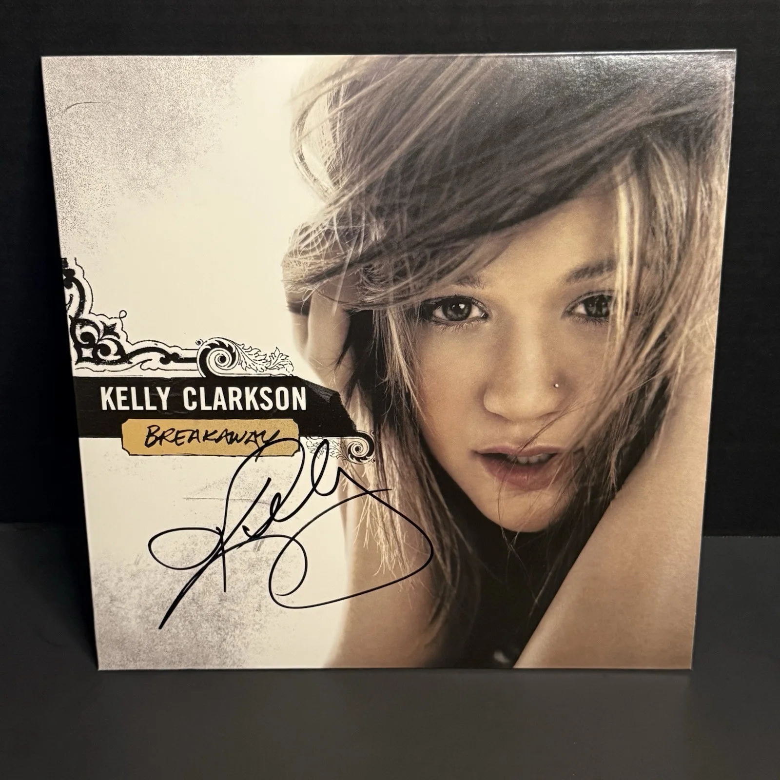 Kelly Clarkson Signed Breakaway Vinyl Autographed Album Rare JSA COA, изображение 2