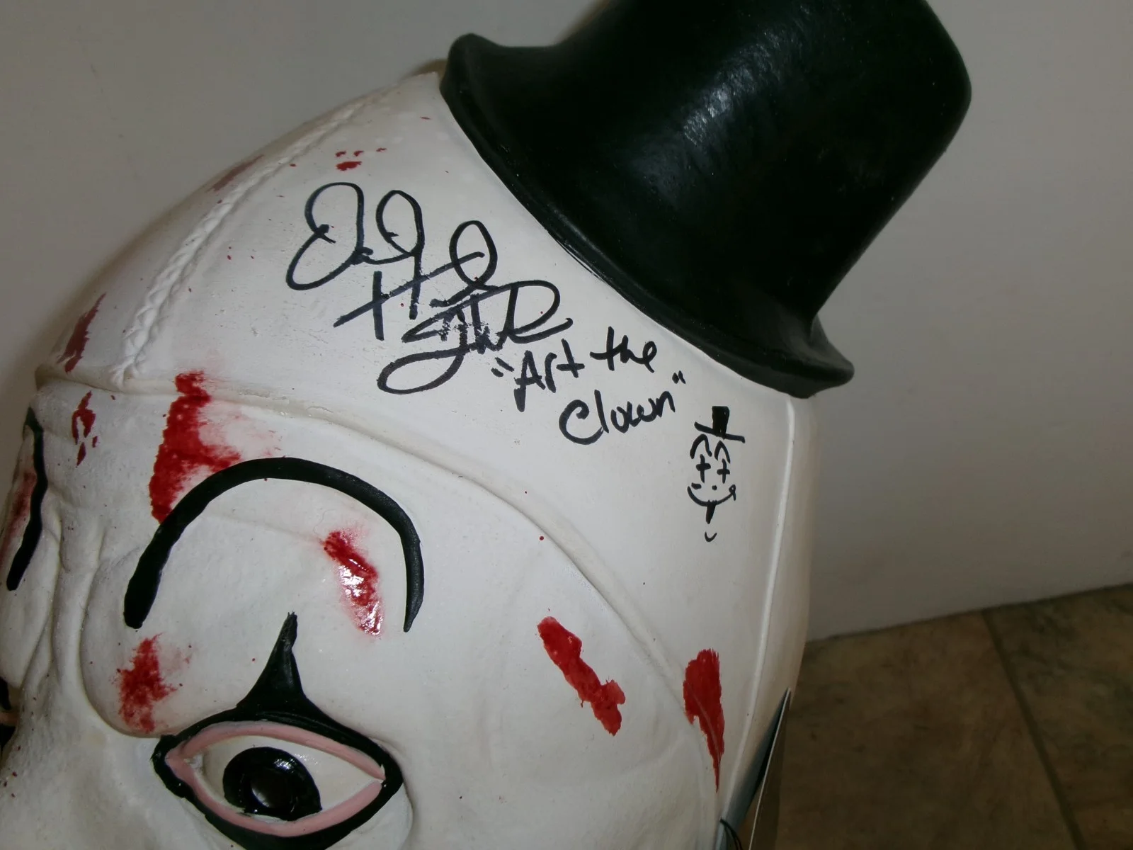 David Howard Thornton — David Howard Thornton Terrifier Art The Clown SIGNED Bloody Mask w clown JSA CER, image 2