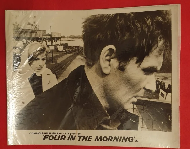 FOUR IN THE MORNING (1965) – VINTAGE 10x8 B&W PRESS STILL – JUDI DENCH, изображение 3