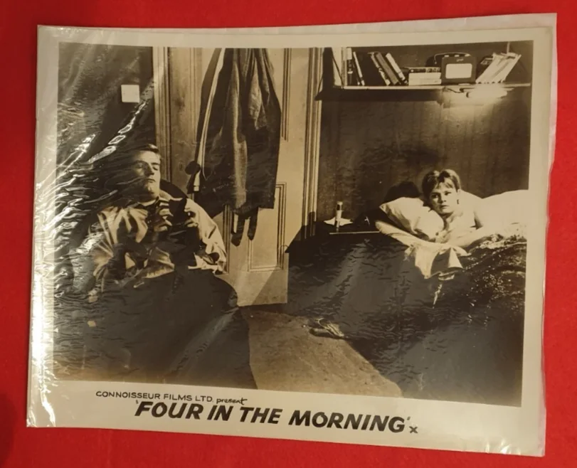 FOUR IN THE MORNING (1965) – VINTAGE 10x8 B&W PRESS STILL – JUDI DENCH, изображение 4