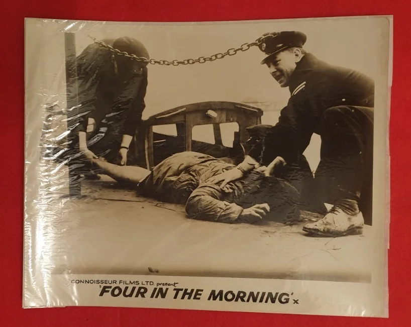 FOUR IN THE MORNING (1965) – VINTAGE 10x8 B&W PRESS STILL – JUDI DENCH, изображение 5