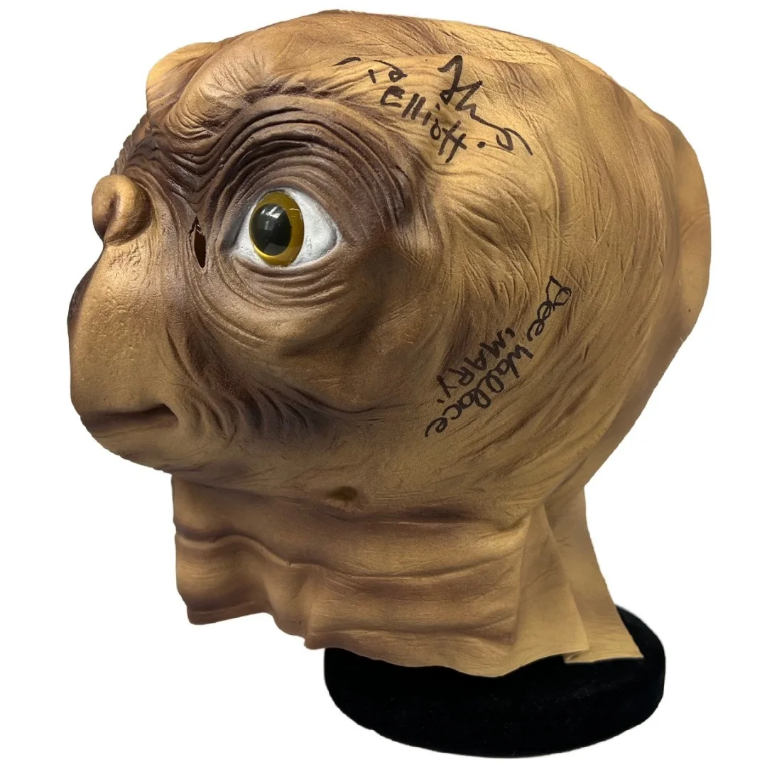 Matthew DeMeritt, Henry Thomas, Dee Walace, Robert MacNaughton — DeMeritt, Thomas, Wallace & MacNaughton autographed signed mask E.T JSA, image 3