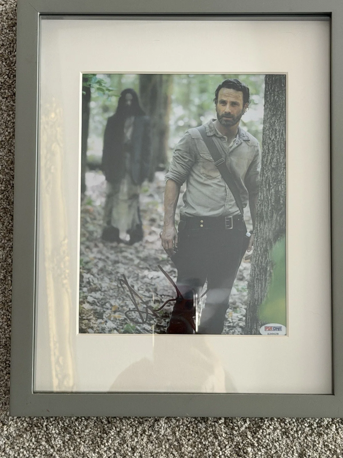 Andrew Lincoln — AMC THE WALKING DEAD Rick Grimes Framed 8x10 Print SIGNED by ANDREW LINCOLN PSA, image 2