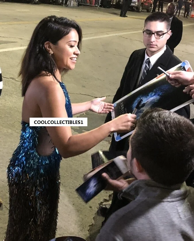GINA RODRIGUEZ — GINA RODRIGUEZ "JANE THE VIRGIN" IN PERSON SIGNED 8X10 COLOR PHOTO 5 COA "PROOF", изображение 2