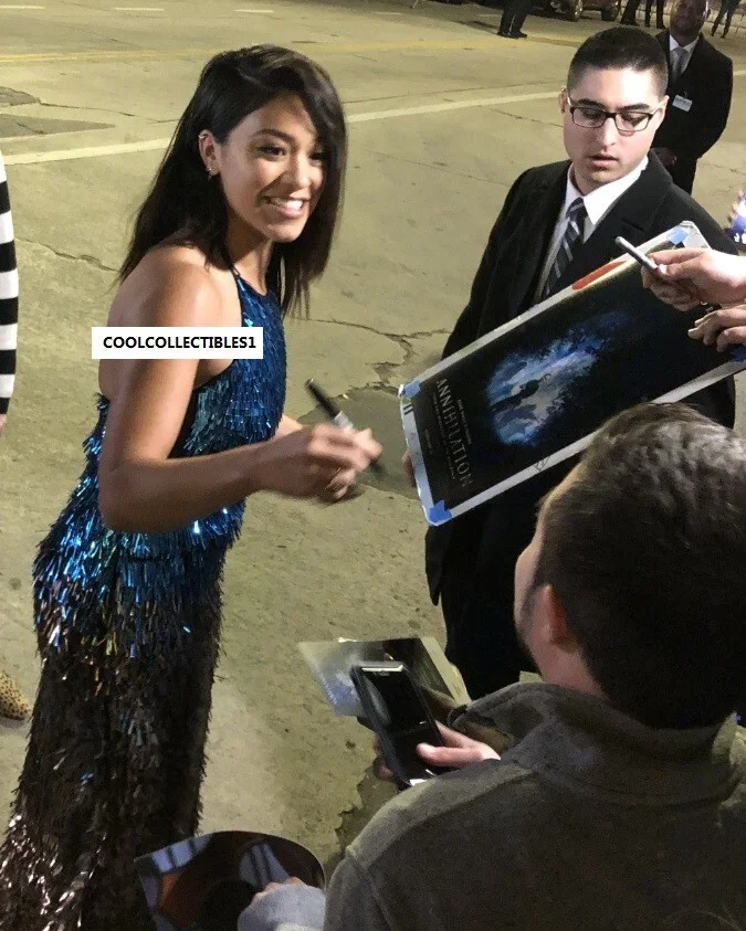 GINA RODRIGUEZ — GINA RODRIGUEZ "JANE THE VIRGIN" IN PERSON SIGNED 8X10 COLOR PHOTO 4 COA "PROOF", изображение 3