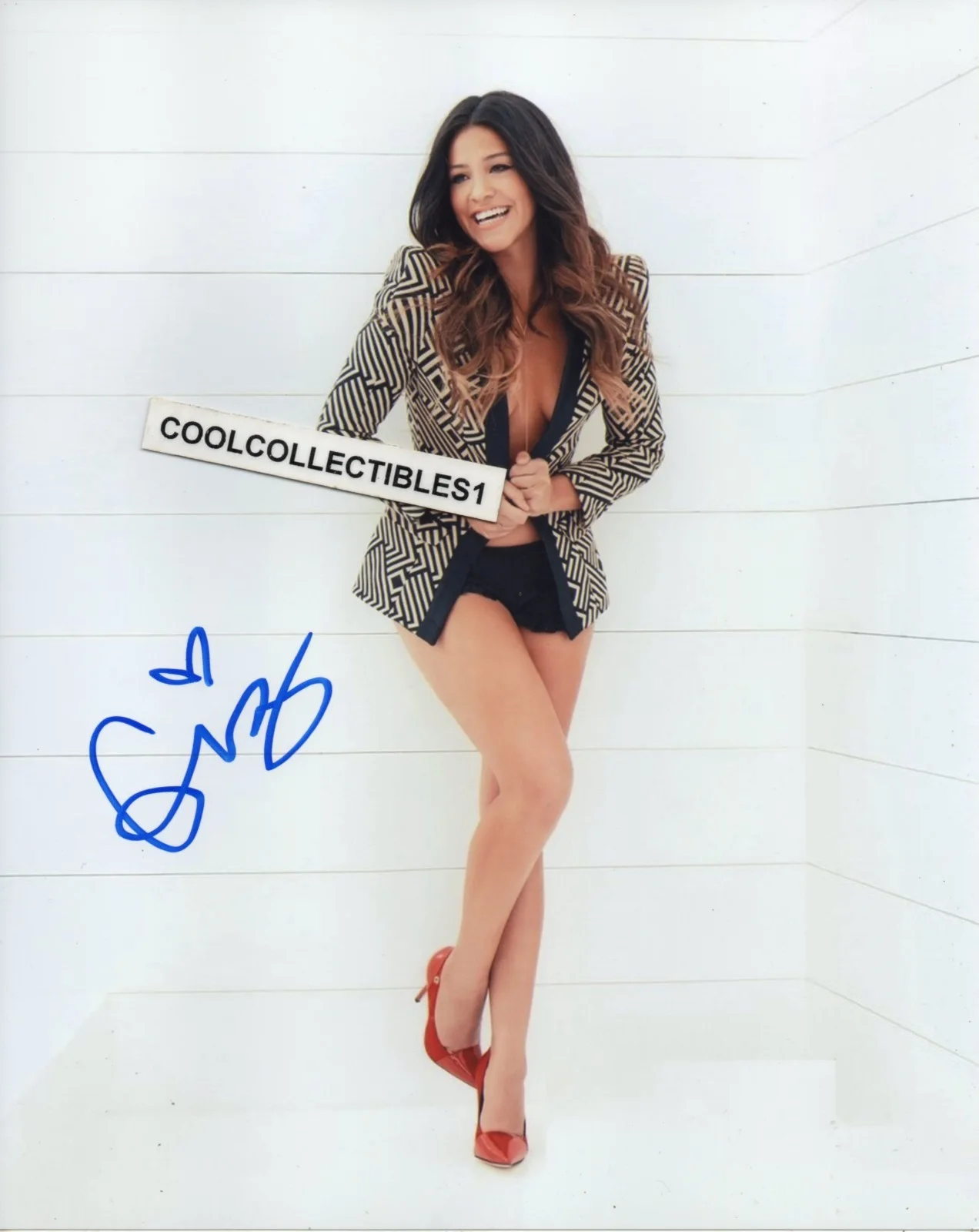 GINA RODRIGUEZ — GINA RODRIGUEZ "JANE THE VIRGIN" IN PERSON SIGNED 8X10 COLOR PHOTO COA "PROOF"