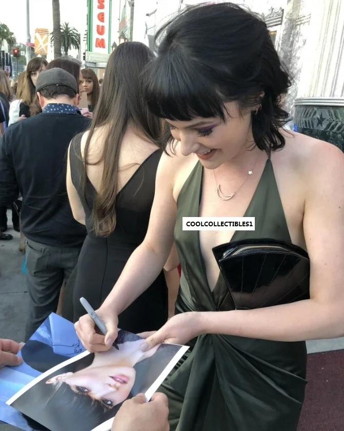 CAIT FAIRBANKS — CAIT FAIRBANKS "THE YOUNG AND THE RESTLESS" HAND SIGNED 8X10 PHOTO 3 COA "PROOF", изображение 3