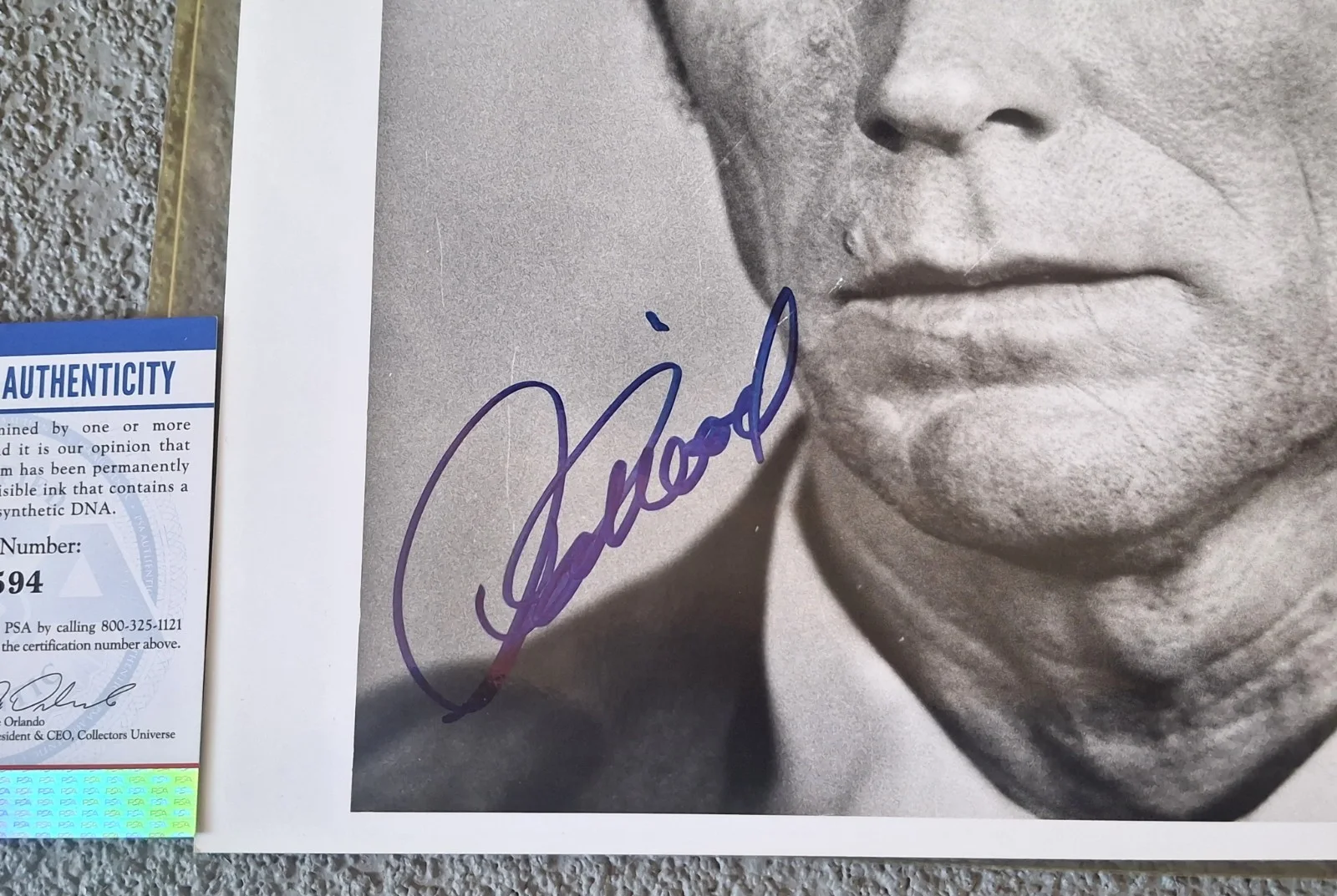 Clint Eastwood — Clint EASTWOOD Signed 8x10" PHOTO #2 PSA/DNA - Bronco Billy, изображение 2