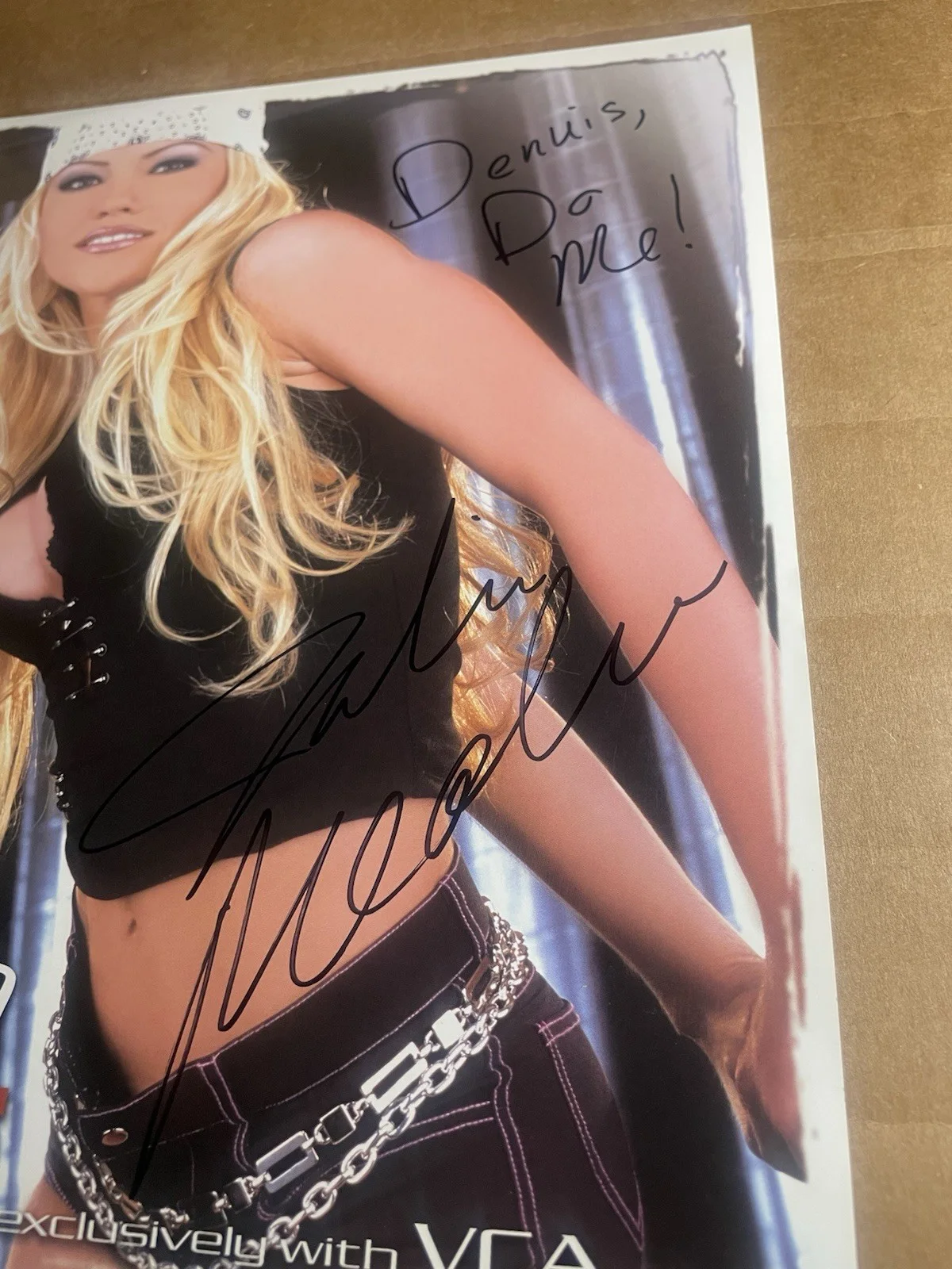 Julie Meadows — Julie Meadows Adult Actress Signed Slick 8.5" x 11", изображение 2