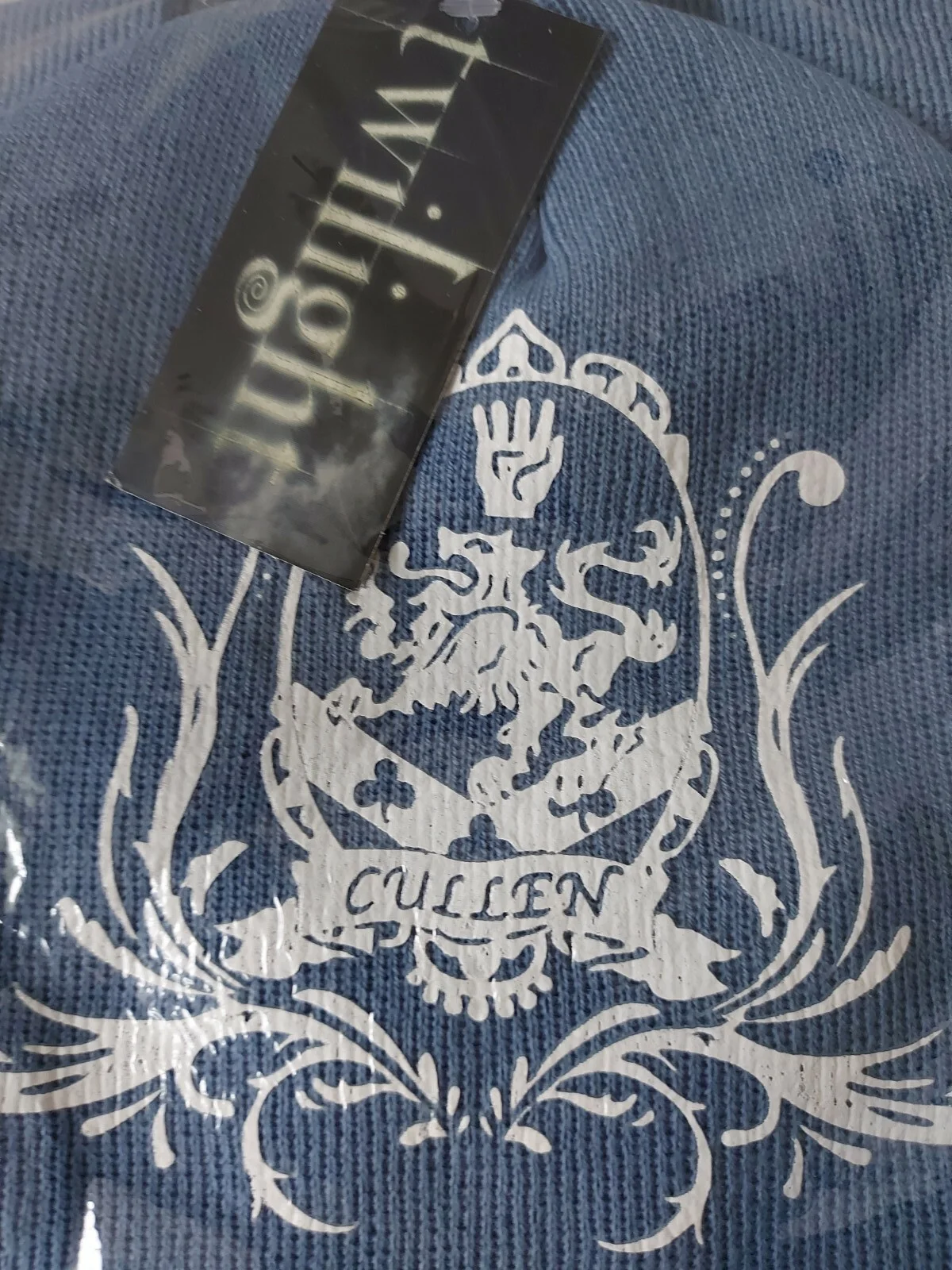 Twilight Cullen Gloves Scarf Hat Set Crest Replica Prop NECA RARE New, изображение 2