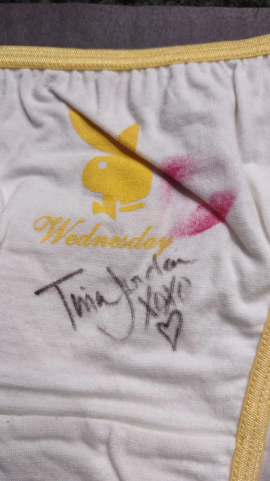 Tina Marie — Tina Marie Jordan - Autographed Scarf With A Kiss, изображение 2