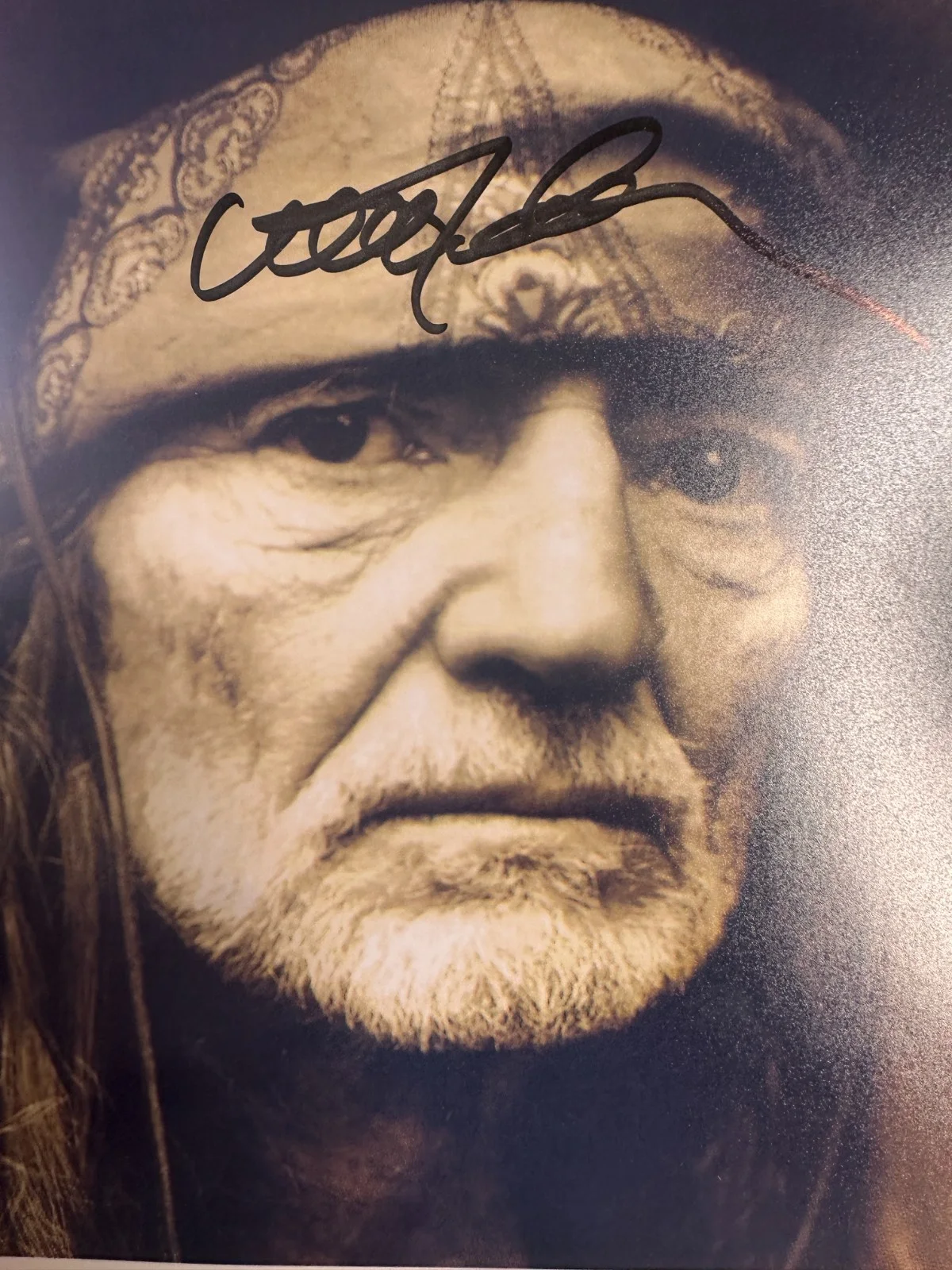 Willie Nelson Signed Sepia Portrait Photo Konica Minolta Long Life 100 Paper, изображение 3