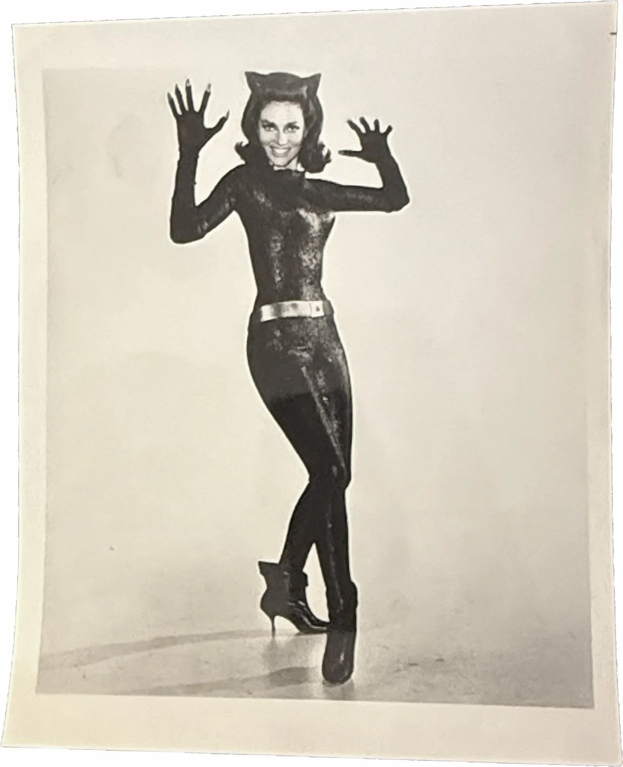 Lee Meriwether — Lee Meriwether Vintage Autograph 8x10 Photo Catwoman Cat Woman