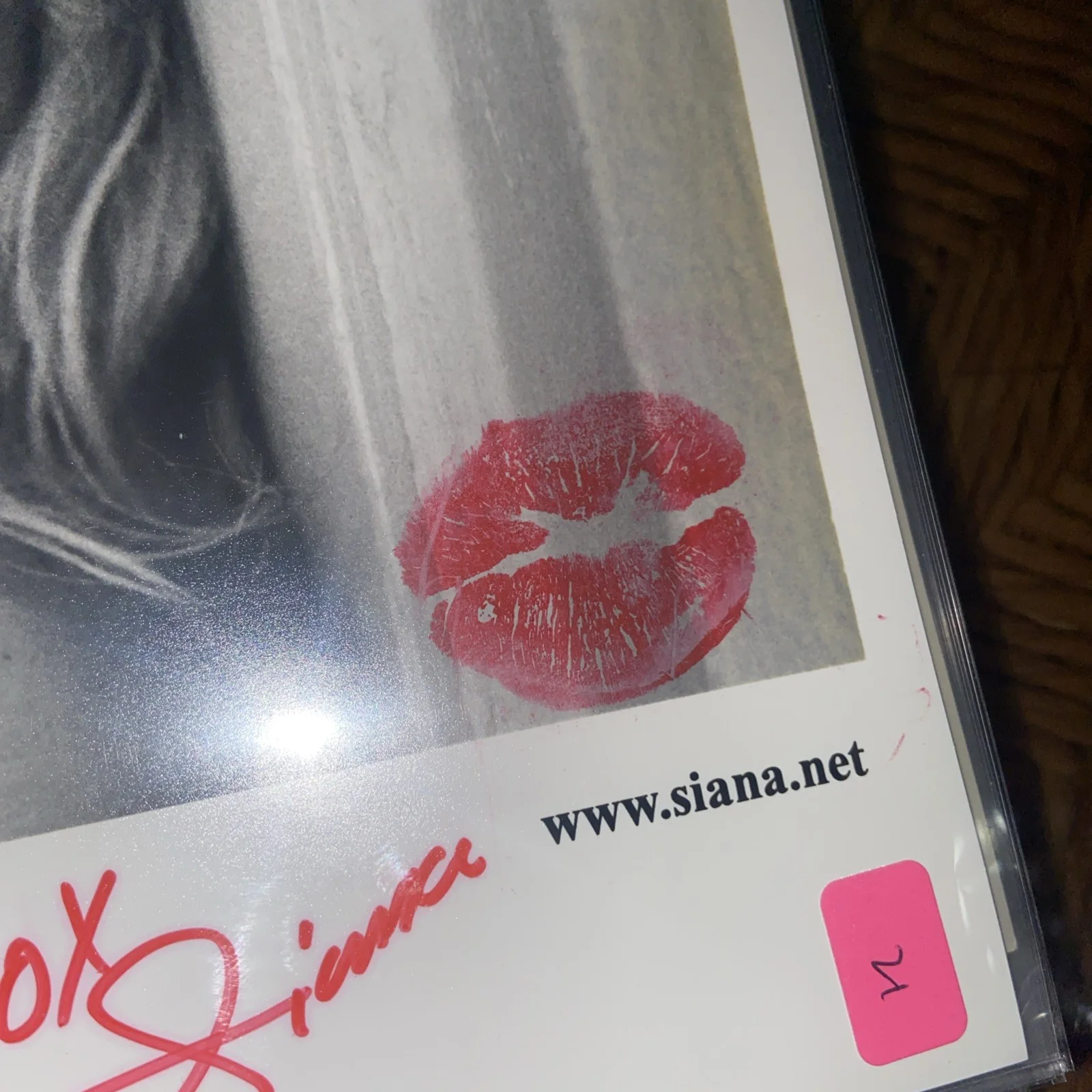 SIANA - MODEL - AUTOGRAPHED b&w PHOTO - with lip prints - inscribed, изображение 3