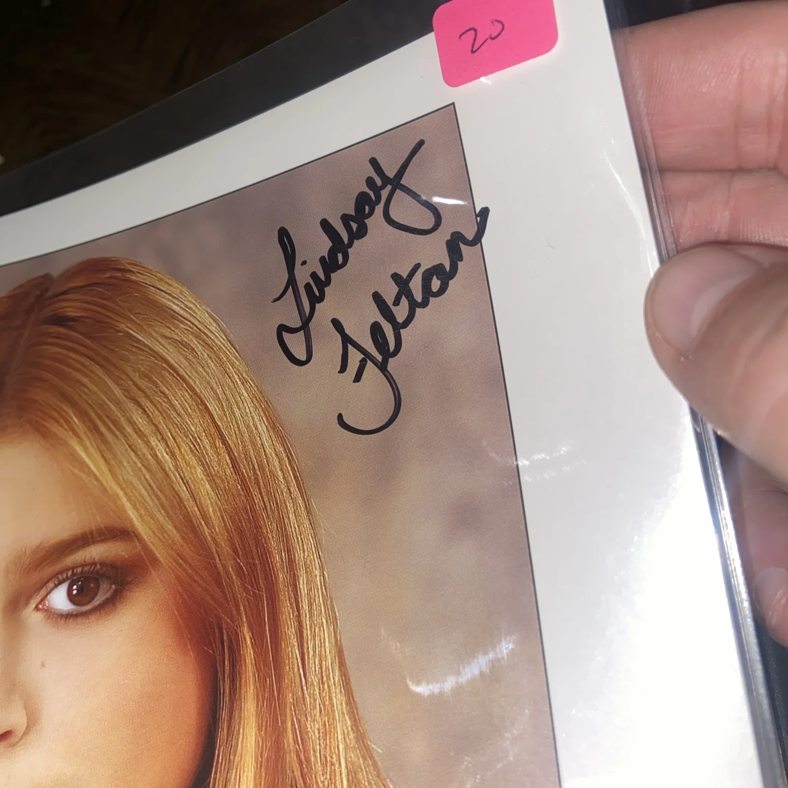 LINDSAY FELTON hand-signed BEAUTIFUL 8x10 COLOR authentic auto - Caitlin’s Way, изображение 2