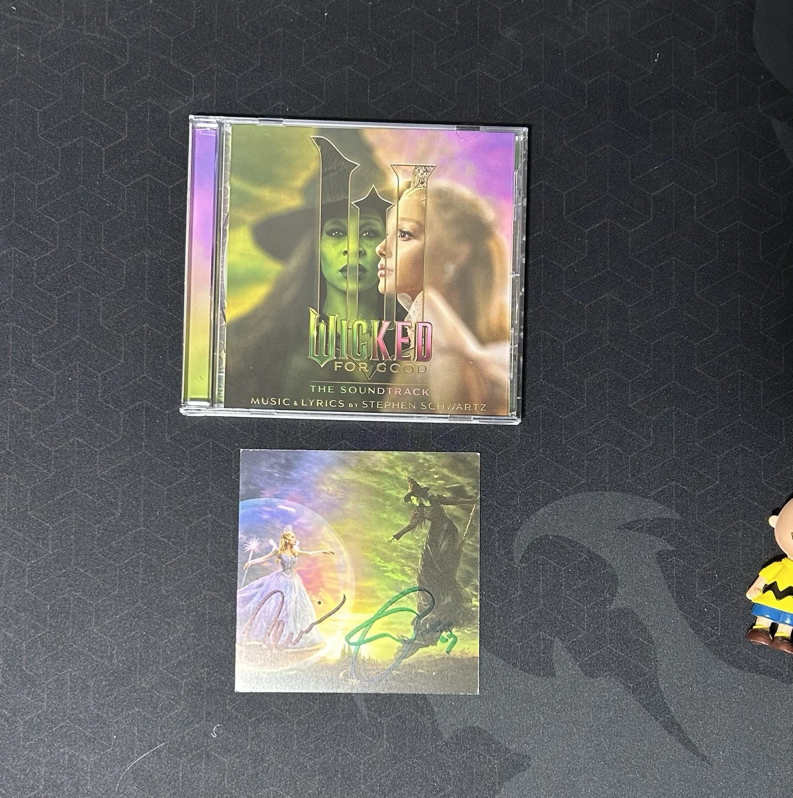 Wicked For Good Soundtrack SIGNED AUTOGRAPHED CD Ariana Grande & Cynthia Erivo!, изображение 2