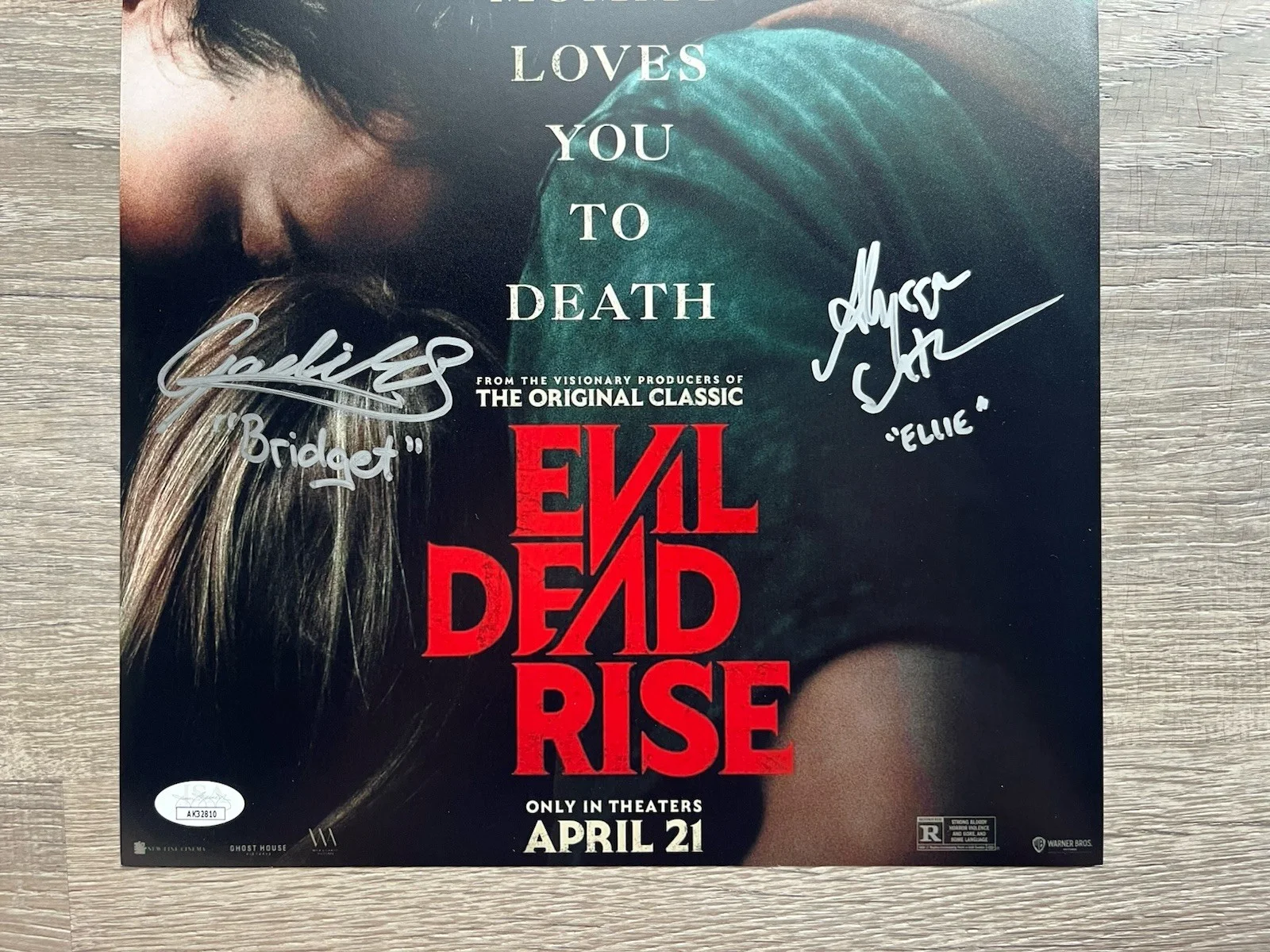Alyssa Sutherland Gabrielle Echols Signed Evil Dead Rise 11x17 Photo JSA COA, image 3