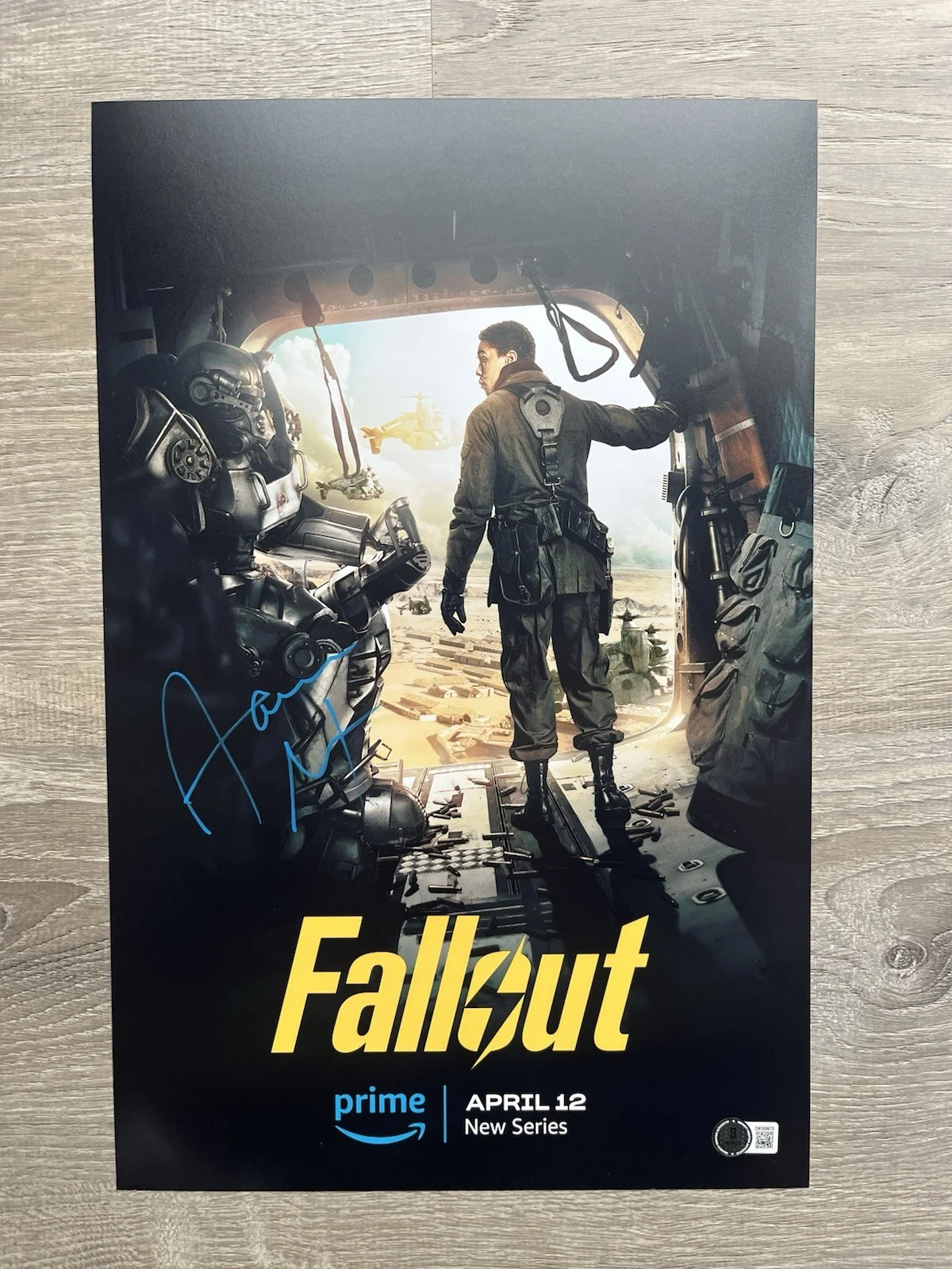 Aaron Moten — Aaron Moten Signed Fallout 11x17 Photo Beckett COA Maximus, изображение 2