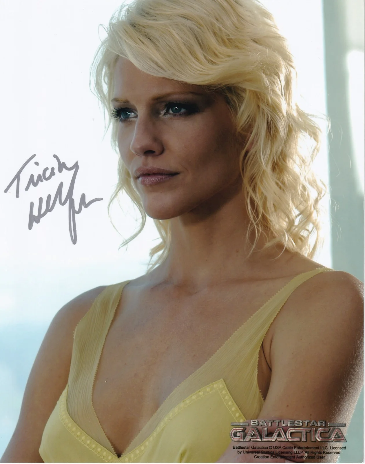 Tricia Helfer — Tricia Helfer Battlestar Galactica signed 8 x 10 photo W/COA