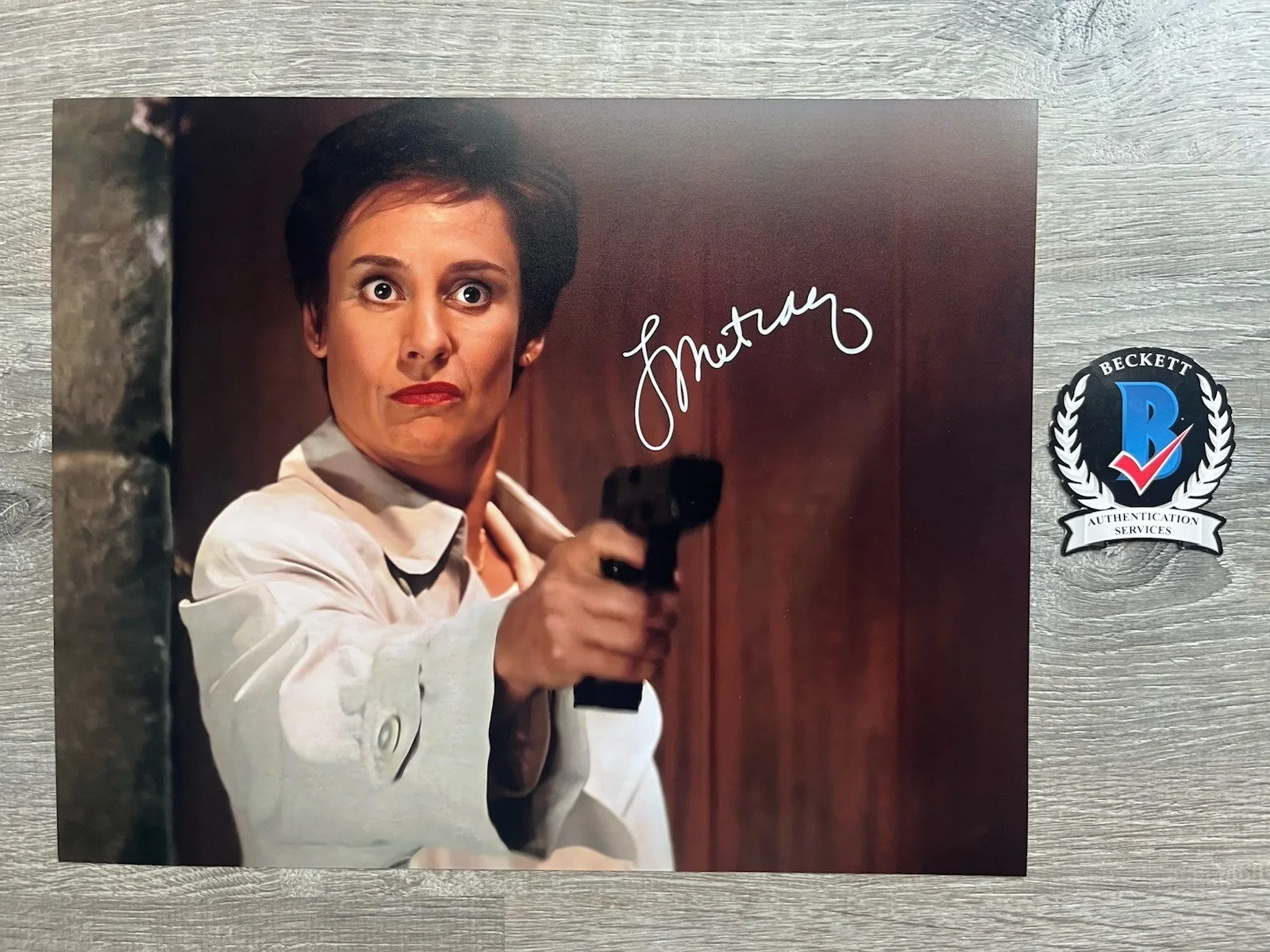 Laurie Metcalf — Laurie Metcalf Signed Scream 11x14 Photo Beckett COA Ghostface Mrs Loomis Horror