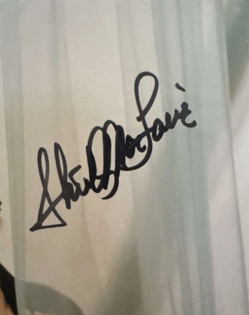 8 by 10 Rare Signed Original Photo Of The Great Actress Shirley MacLaine wit COA, изображение 2