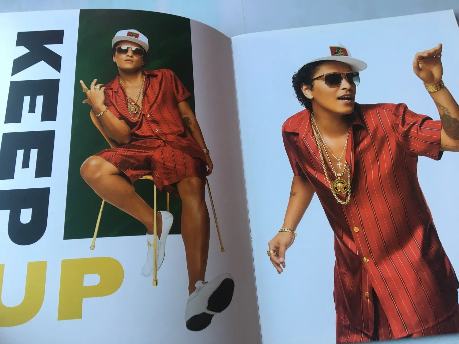 Bruno Mars Signed 24K Magic Tour Book Program JSA COA LOA RARE !! No CD Vinyl, image 3
