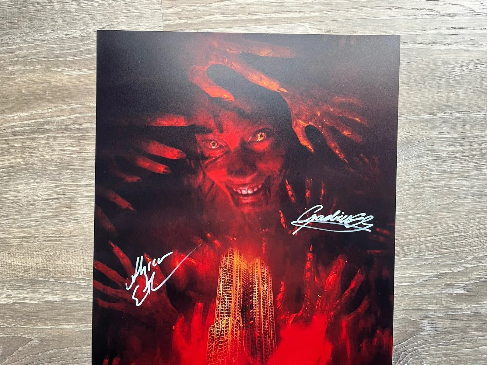 Alyssa Sutherland Gabrielle Echols Signed Evil Dead Rise 11x17 Photo JSA COA, image 3